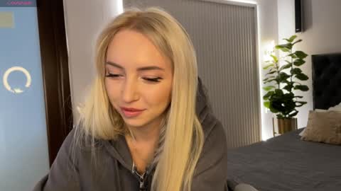 Emma online show from 03/30/26, 01:06