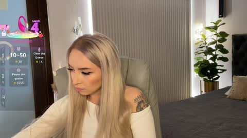 Emma online show from 04/10/26, 01:33