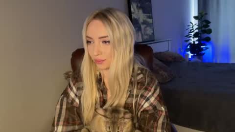 Emma online show from 05/18/26, 04:51