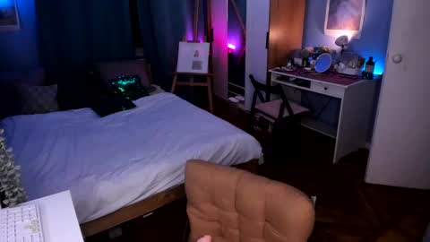 Snapshot of ohmymiami_ chatting on 12/12/24, 12:48 Light online show from 12/12/24, 12:48