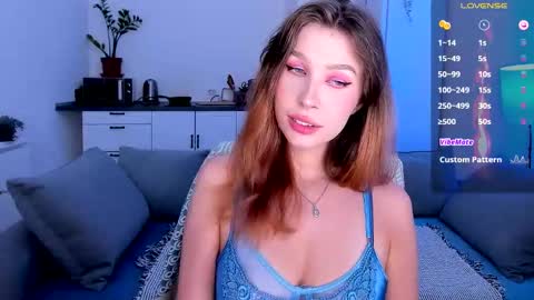 Snapshot of ohmymiami_ chatting on 09/17/25, 10:11 Light online show from 09/17/25, 10:11