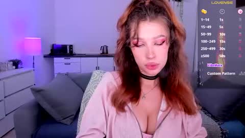 Snapshot of ohmymiami_ chatting on 09/20/25, 06:20 Light online show from 09/20/25, 06:20
