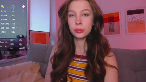 Snapshot of ohmymiami_ chatting on 05/31/26, 04:25 Light online show from 05/31/26, 04:25