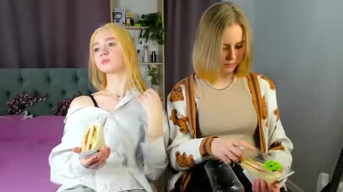 Emi and Ohpi online show from 03/11/26, 12:55