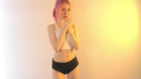 Emi and Ohpi online show from 04/25/26, 01:41