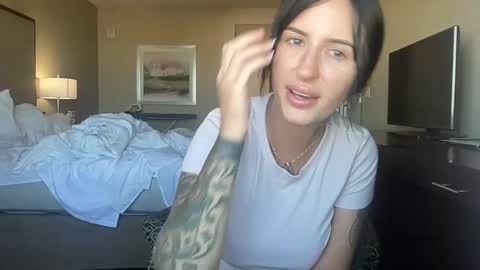 riley online show from 10/07/25, 02:25