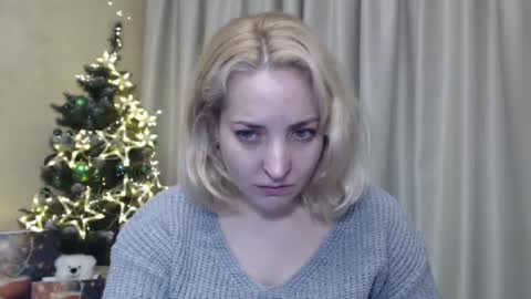 Snapshot of ohsweetmari chatting on 12/21/24, 09:44 Mari online show from 12/21/24, 09:44