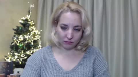 Snapshot of ohsweetmari chatting on 12/21/24, 08:21 Mari online show from 12/21/24, 08:21