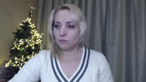 Snapshot of ohsweetmari chatting on 12/30/24, 03:02 Mari online show from 12/30/24, 03:02