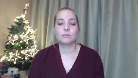 Snapshot of ohsweetmari chatting on 01/04/25, 04:32 Mari online show from 01/04/25, 04:32