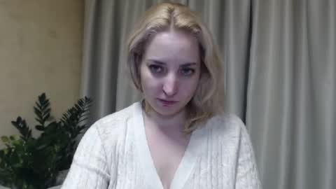 Snapshot of ohsweetmari chatting on 02/09/25, 09:17 Mari online show from 02/09/25, 09:17