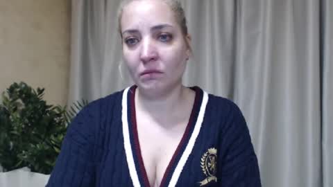 Mari online show from 01/15/26, 11:41