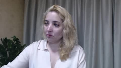 Mari online show from 05/23/26, 04:44