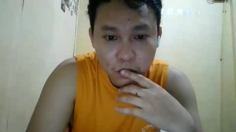 Snapshot of ohyeah006 chatting on 11/16/25, 02:33 ohyeah006 online show from 11/16/25, 02:33