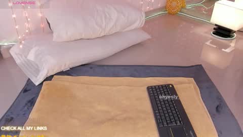 ohyesly_ online show from 01/06/26, 10:08