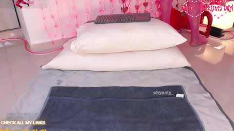 ohyesly_ online show from 02/13/26, 10:11