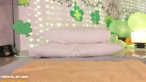 ohyesly_ online show from 03/07/26, 10:23