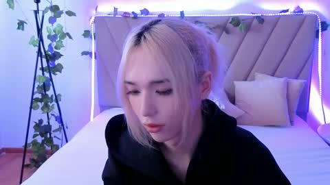 Snapshot of okerriella chatting on 05/14/26, 08:21 Ami online show from 05/14/26, 08:21