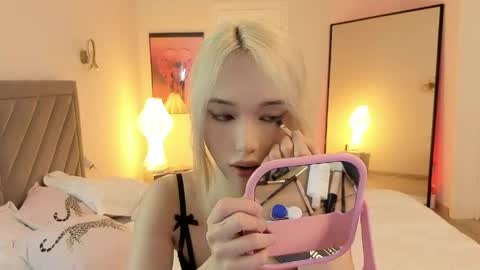Snapshot of okerriella chatting on 05/30/26, 12:24 Ami online show from 05/30/26, 12:24