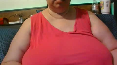 Snapshot of okiecpl82 chatting on 01/18/25, 04:37 okiecpl online show from 01/18/25, 04:37