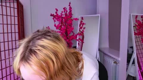 Karolina online show from 05/24/26, 08:58