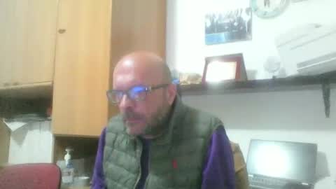 Snapshot of olak21 chatting on 11/07/25, 10:37 olak21 online show from 11/07/25, 10:37