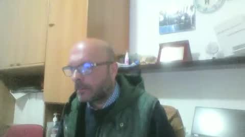 Snapshot of olak21 chatting on 11/09/25, 03:43 olak21 online show from 11/09/25, 03:43