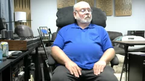 Snapshot of old_guy111 chatting on 10/09/25, 01:58 old_guy111 online show from 10/09/25, 01:58