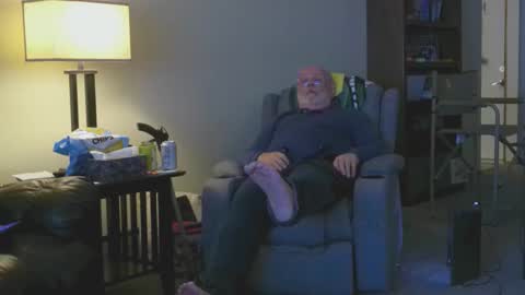 Snapshot of old_guy111 chatting on 01/09/26, 04:37 old_guy111 online show from 01/09/26, 04:37