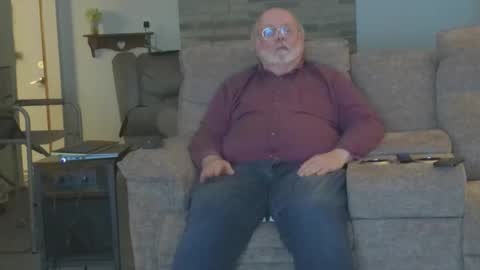 Snapshot of old_guy111 chatting on 02/19/26, 02:18 old_guy111 online show from 02/19/26, 02:18