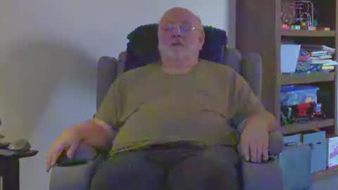 old_guy111 online show from 05/17/26, 12:41