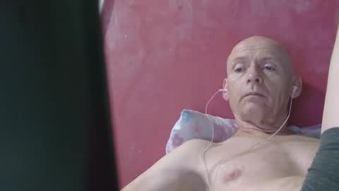 oldbuthorny62 online show from 04/24/26, 08:06