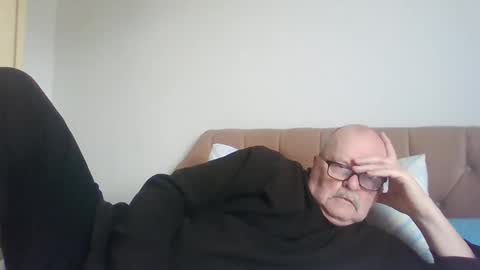 Snapshot of oldfkr69 chatting on 02/25/26, 10:58 oldfkr69 online show from 02/25/26, 10:58