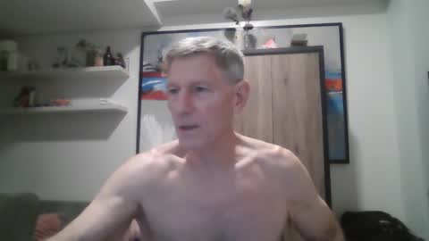 George online show from 09/25/25, 08:51