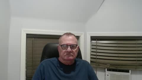 Snapshot of oldguybigd chatting on 09/15/25, 04:34 oldguybigd online show from 09/15/25, 04:34