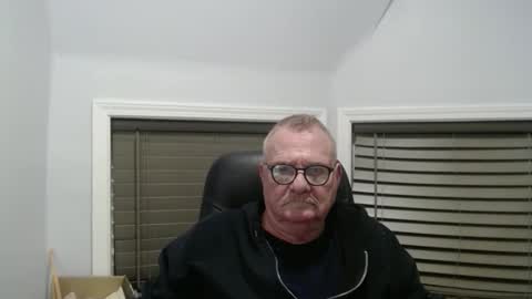 Snapshot of oldguybigd chatting on 10/22/25, 06:24 oldguybigd online show from 10/22/25, 06:24