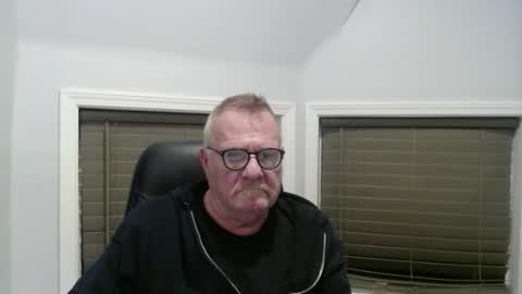 Snapshot of oldguybigd chatting on 12/02/25, 06:19 oldguybigd online show from 12/02/25, 06:19
