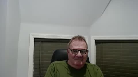 Snapshot of oldguybigd chatting on 02/25/26, 04:44 oldguybigd online show from 02/25/26, 04:44
