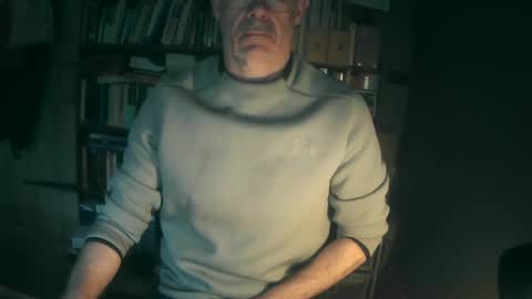 Snapshot of oldhairybastard chatting on 12/08/24, 09:57 oldhairybastard online show from 12/08/24, 09:57