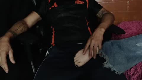 Snapshot of oldmanandgirlishlady chatting on 12/14/24, 03:40 Kate 22 and Michael 45 online show from 12/14/24, 03:40