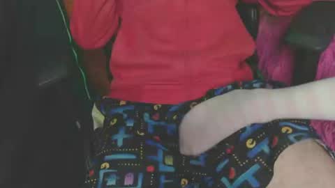 Snapshot of oldmanandgirlishlady chatting on 01/07/25, 02:10 Kate 22 and Michael 45 online show from 01/07/25, 02:10