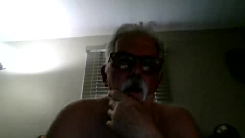 Snapshot of oldmiguy chatting on 06/21/26, 09:17 OldMIGUY online show from 06/21/26, 09:17