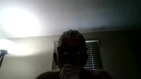 Snapshot of oldmiguy chatting on 06/27/26, 10:26 OldMIGUY online show from 06/27/26, 10:26