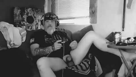 Snapshot of oldskoolll chatting on 02/23/26, 05:21 oldskoolll online show from 02/23/26, 05:21