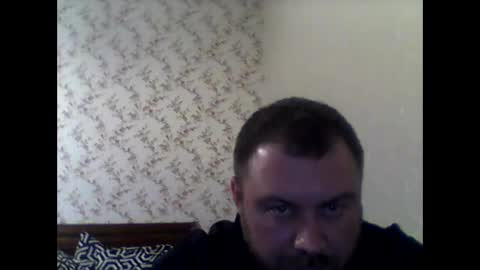 Snapshot of olegvvvvv chatting on 10/17/25, 08:33 olegvvvvv online show from 10/17/25, 08:33