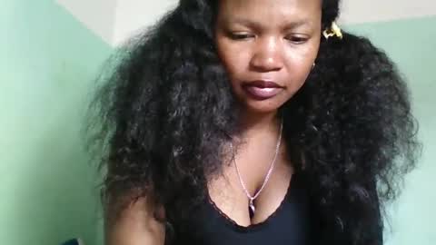 Snapshot of olgaaldy chatting on 10/16/25, 07:15 olgaaldy online show from 10/16/25, 07:15