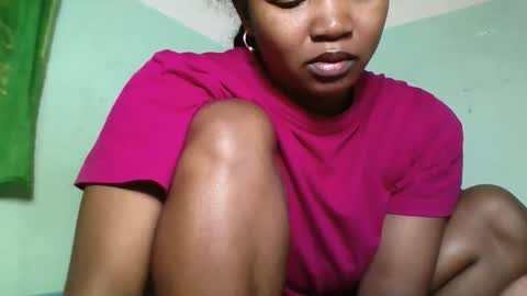 Snapshot of olgaaldy chatting on 10/25/25, 08:00 olgaaldy online show from 10/25/25, 08:00