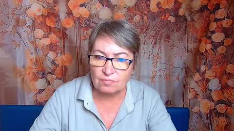 Snapshot of olgaluck chatting on 12/01/25, 11:15 OlgaLuck online show from 12/01/25, 11:15