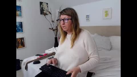 Olga Pavlova online show from 04/23/26, 11:31