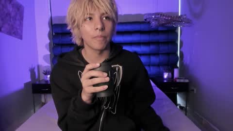 oliiverr22 online show from 12/18/25, 11:38